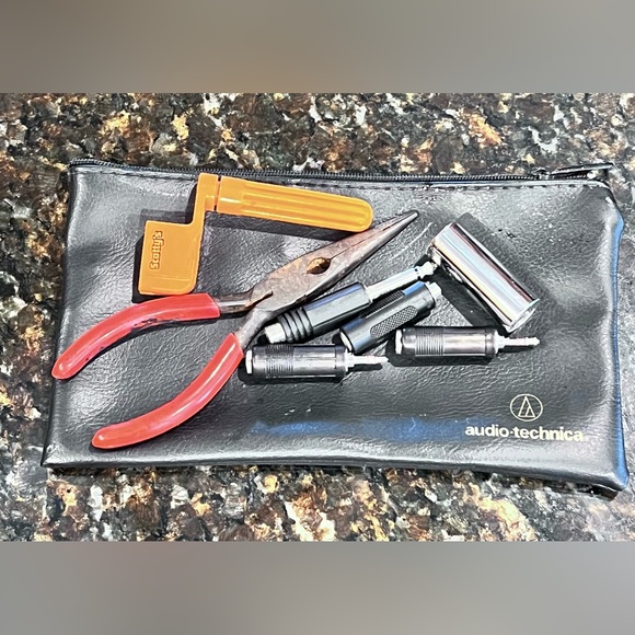 Miscellaneous Guitar Accessories/Parts - Picture 1 of 3